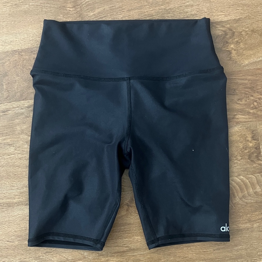 ALO Yoga Women's Black Bike Shorts